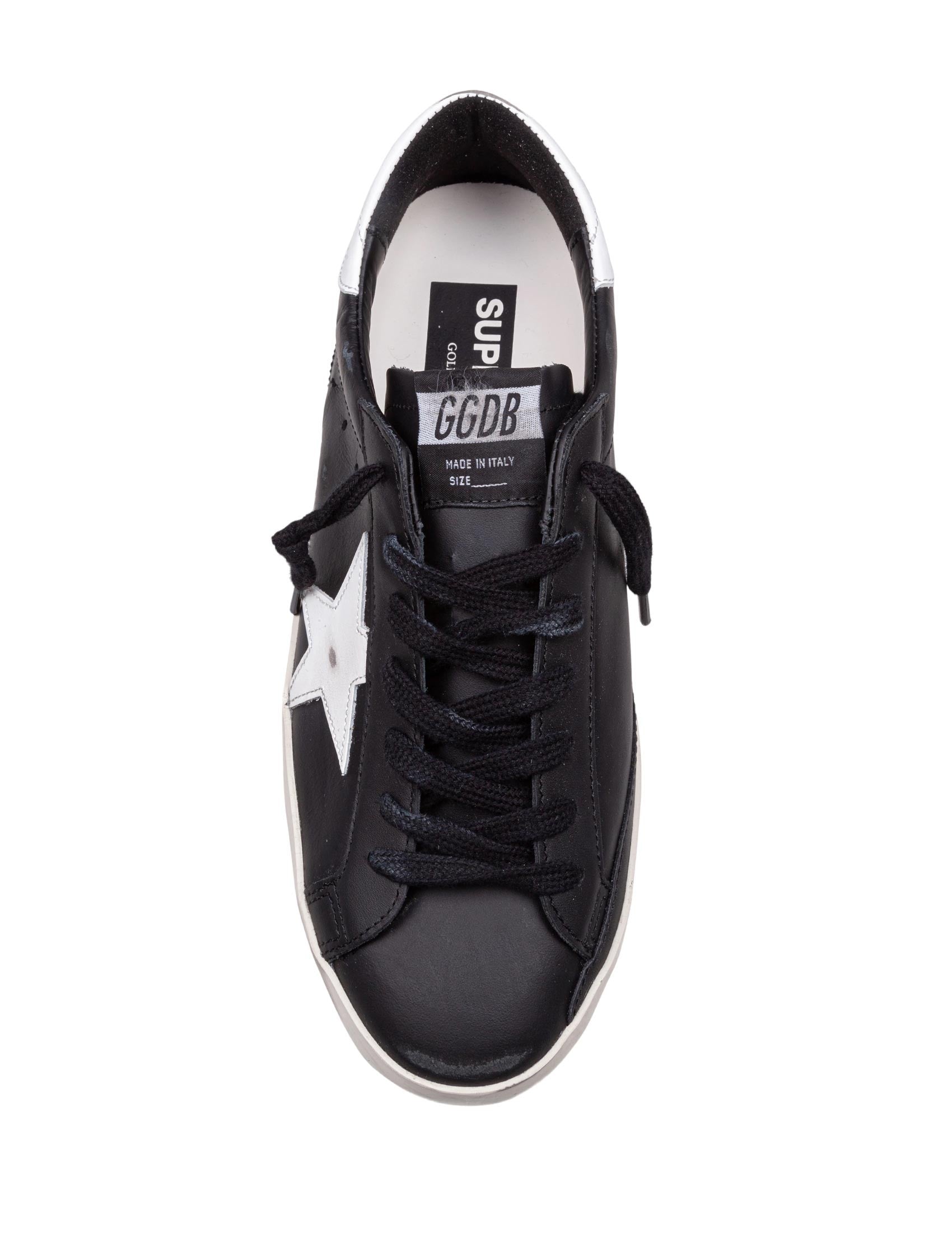 GOLDEN GOOSE SNEAKERS SUPER STAR IN PELLE COLORE NERO E BIANCO