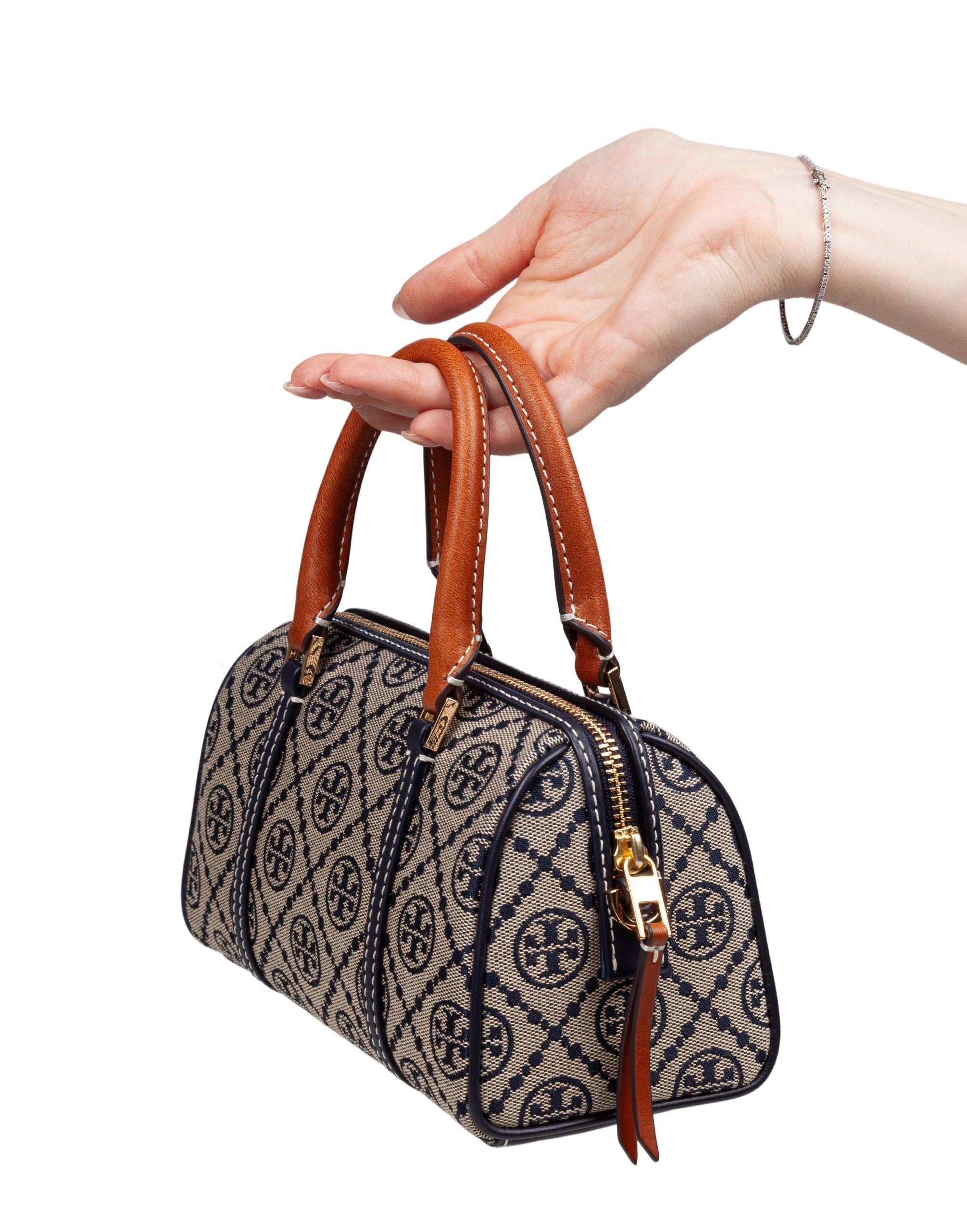 TORY BURCH MONOGRAM BUCKET IN PRINTED COTTON MONOGRAM BLUE
