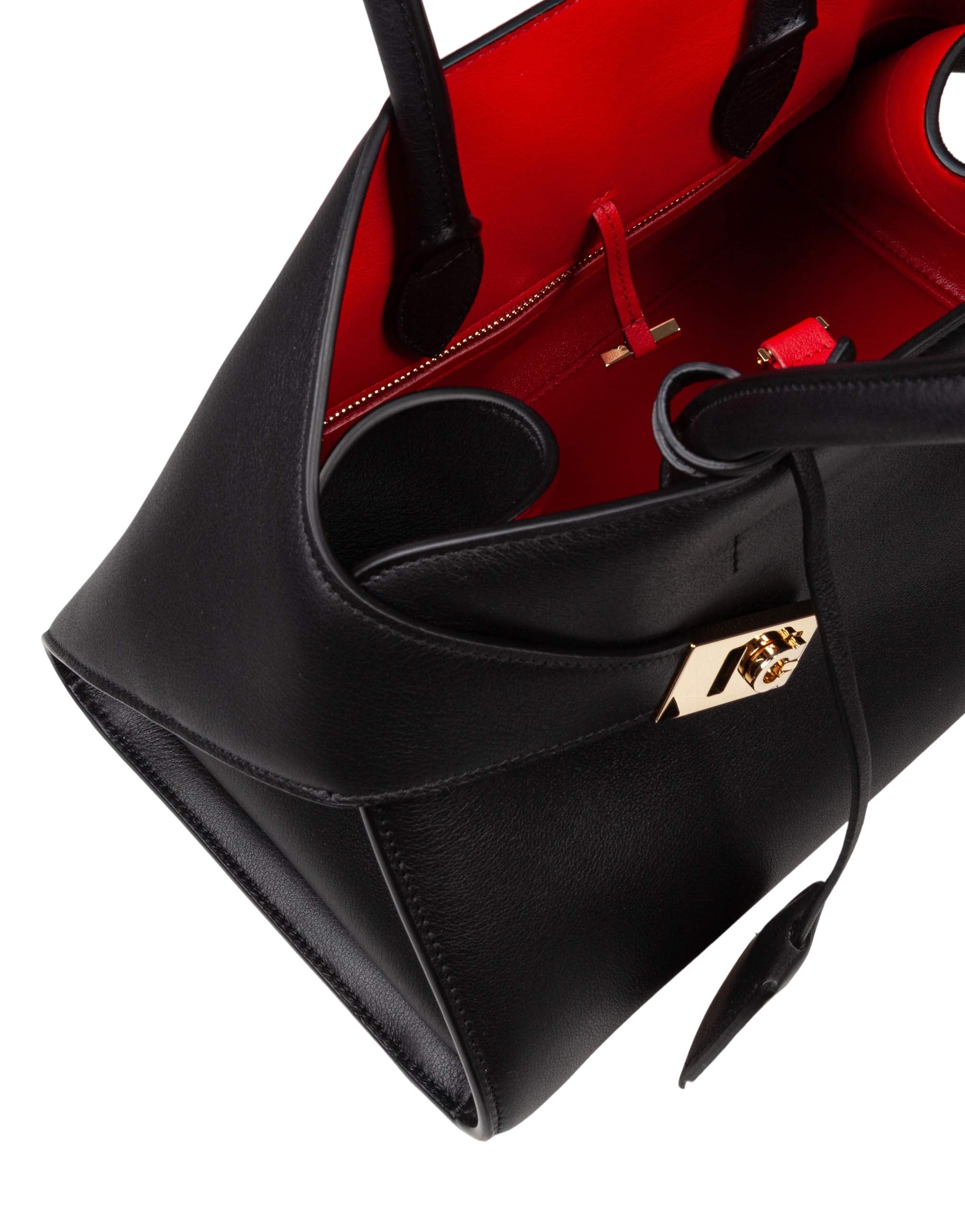 FERRAGAMO HUG TH M HANDBAG IN BLACK LEATHER