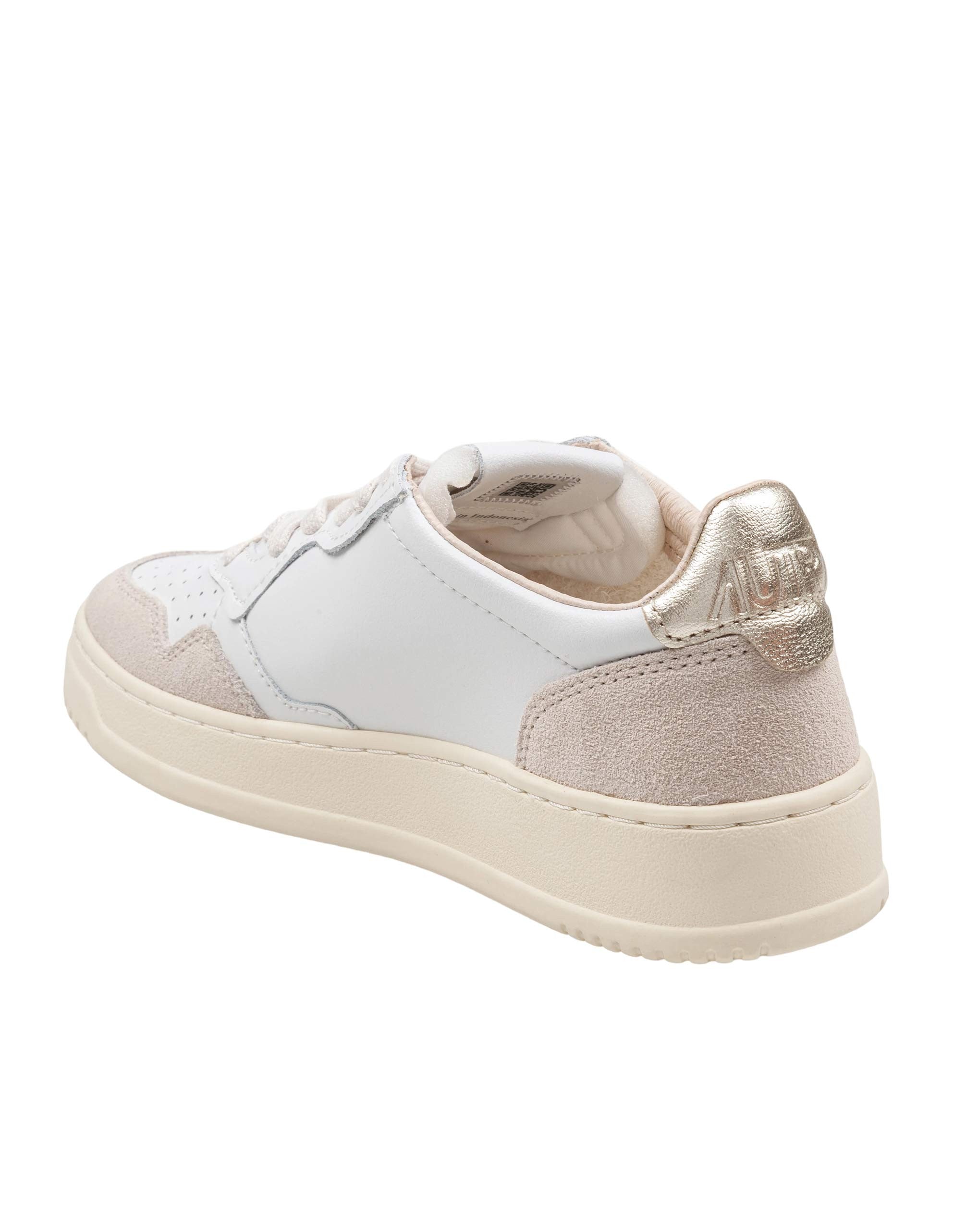 AUTRY MEDALIST LOW LEATHER AND SUEDE SNEAKERS IN WHITE AND GOLD