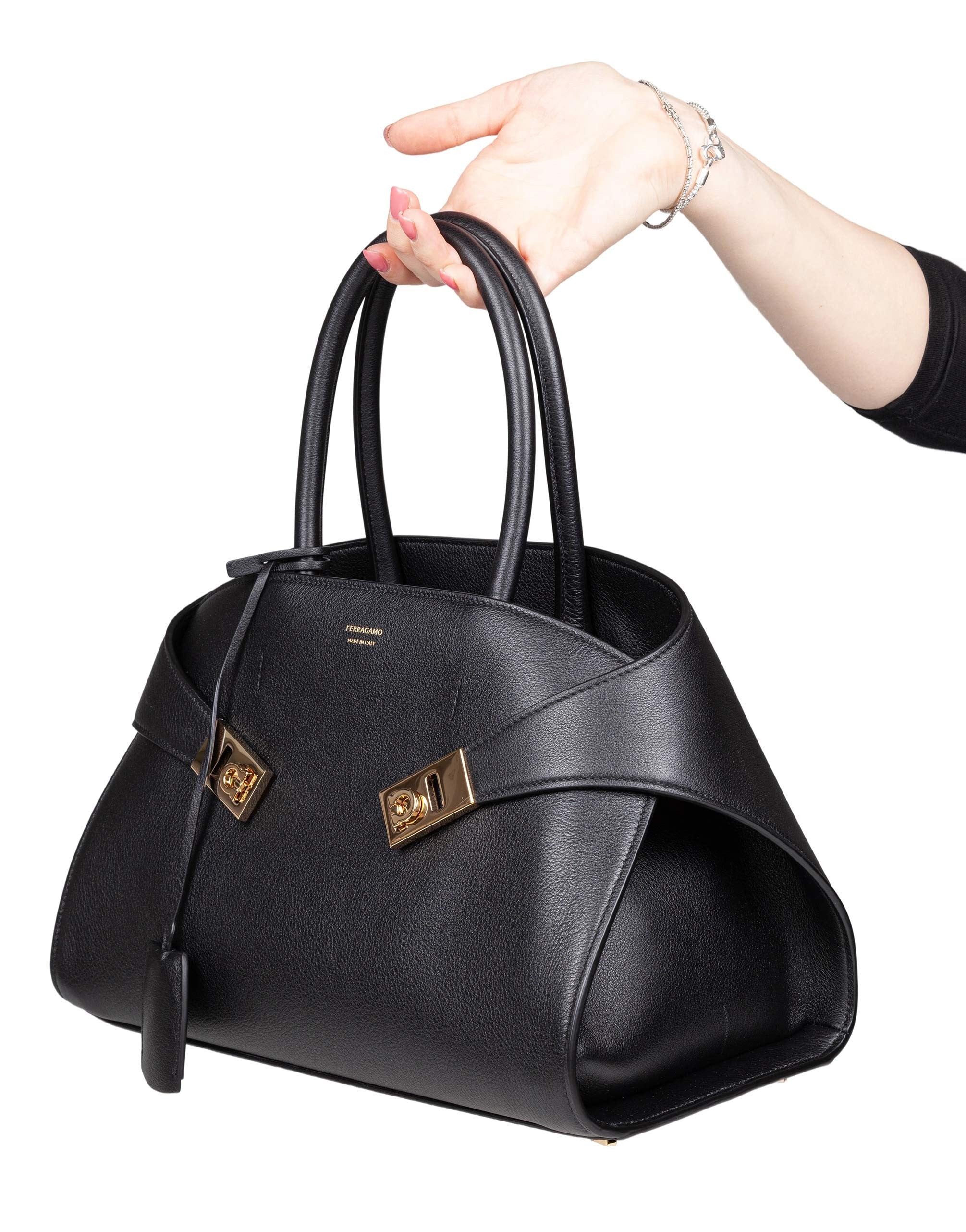 FERRAGAMO HUG TH M HANDBAG IN BLACK LEATHER