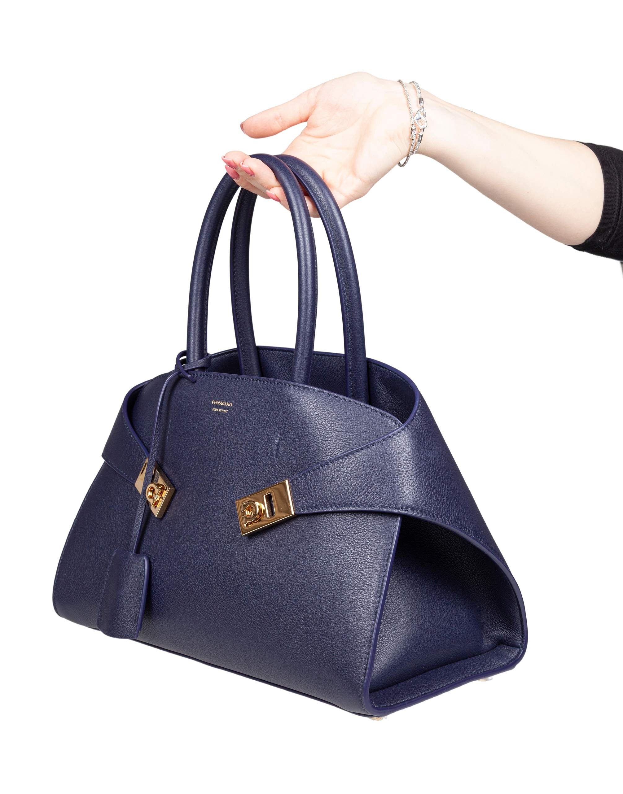 FERRAGAMO HUG TH M HANDBAG IN BLUE LEATHER