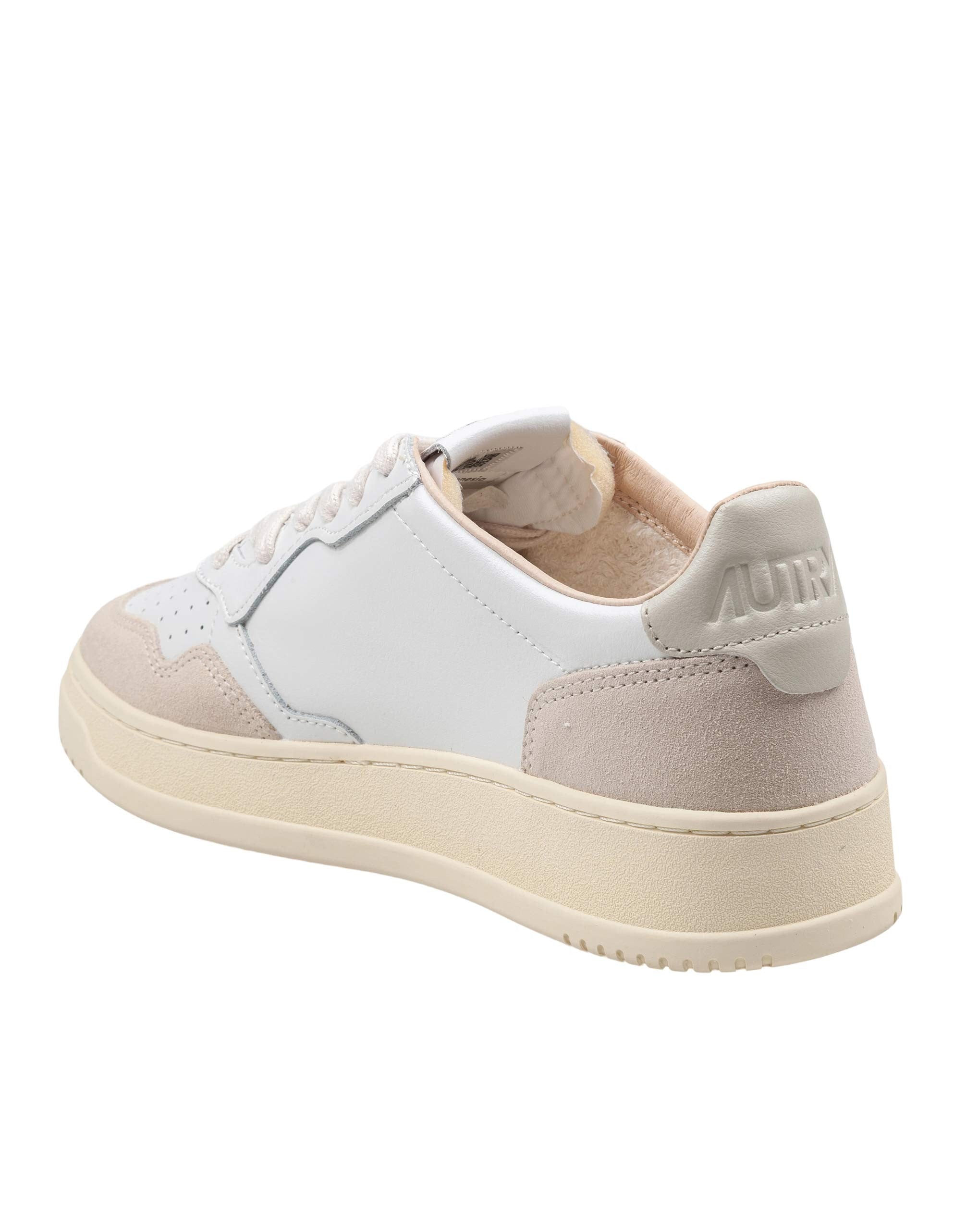 AUTRY MEDALIST LOW LEATHER AND SUEDE SNEAKERS IN WHITE AND BEIGE