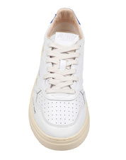 AUTRY MEDALIST LOW LEATHER SNEAKERS IN WHITE AND BLUE