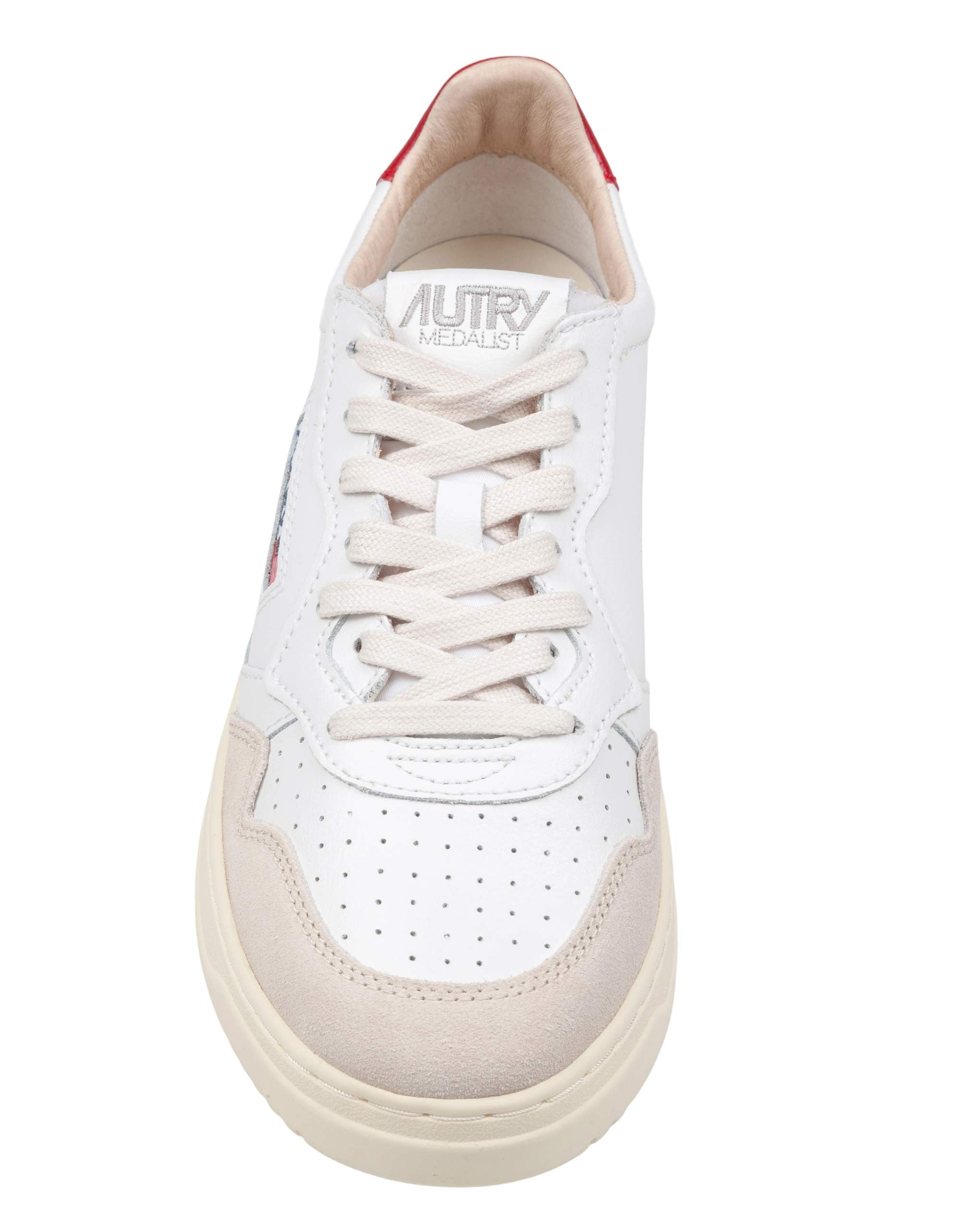 AUTRY MEDALIST LOW LEATHER SNEAKERS IN WHITE AND RED