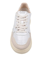 AUTRY MEDALIST LOW LEATHER AND SUEDE SNEAKERS IN WHITE AND LIGHT BLUE
