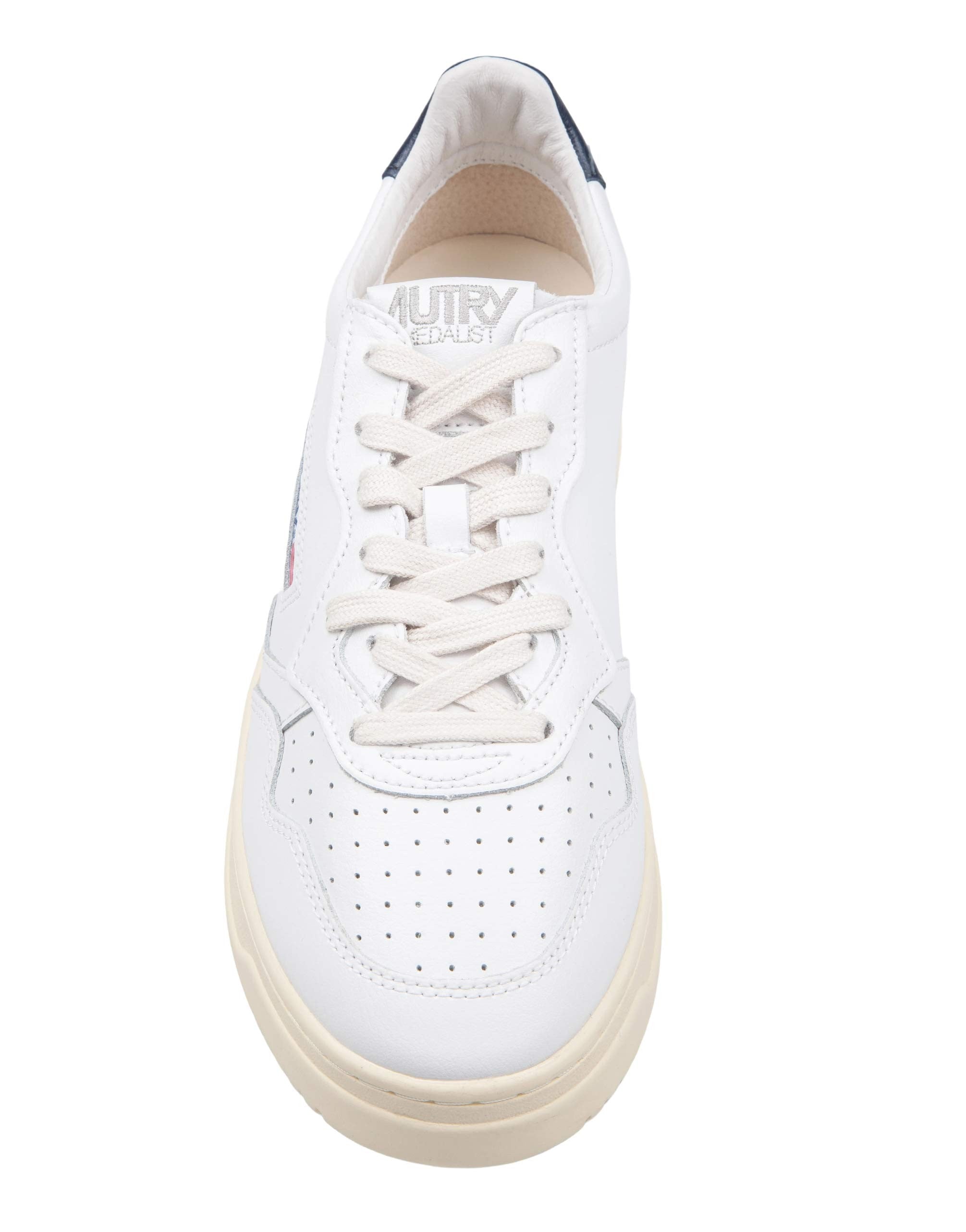 AUTRY MEDALIST LOW LEATHER SNEAKERS IN BLUE