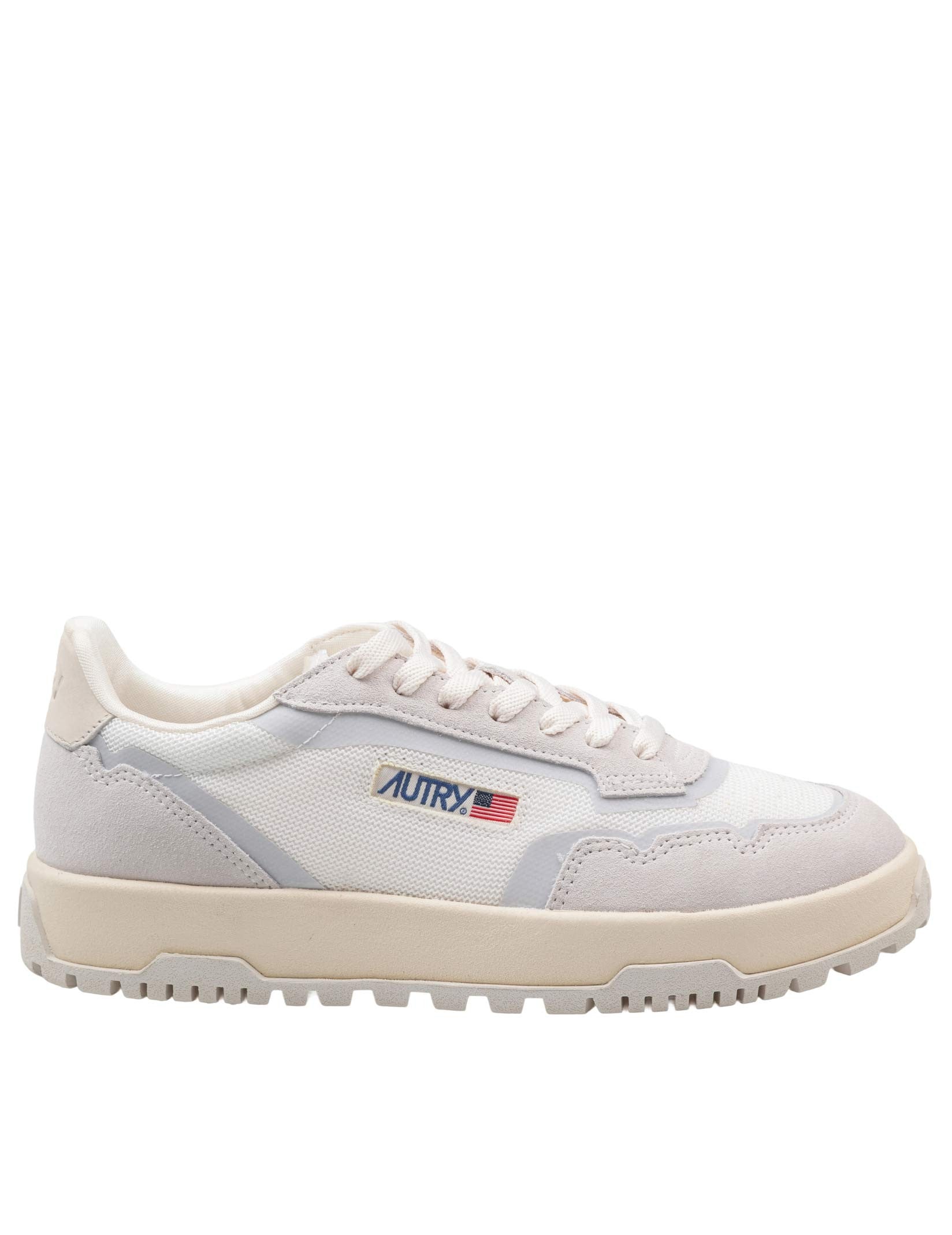 AUTRY SNEAKERS WILDPACE LOW IN MESH E CAMOSCIO COLORE BIANCO
