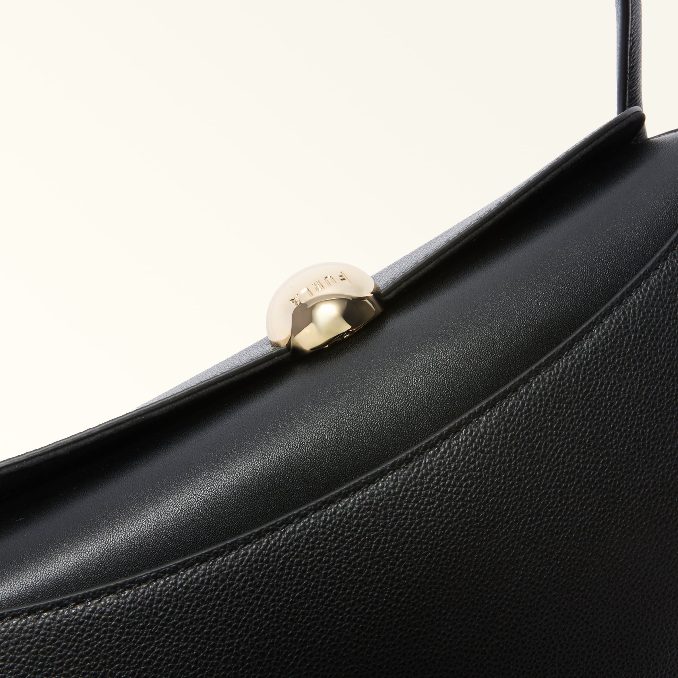 FURLA BORSA A SPALLA NICOLE M BOSTON IN PELLE COLORE NERO