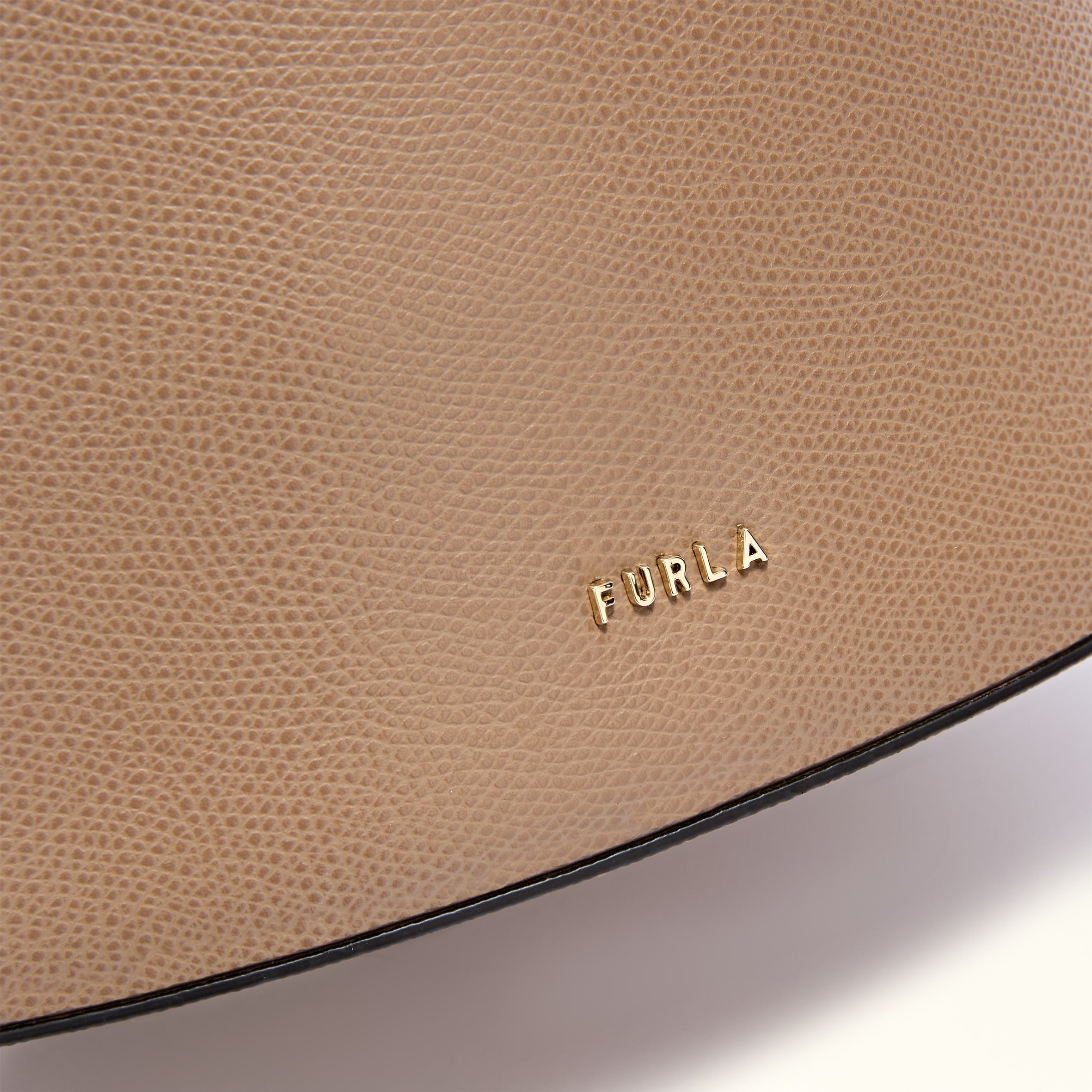 FURLA ROXIE S LEATHER BUCKET BAG, TOFFE COLOR