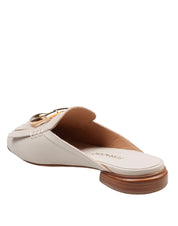 FERRAGAMO MULES IN PELLE CON MAXI FIBBIA GANCINI