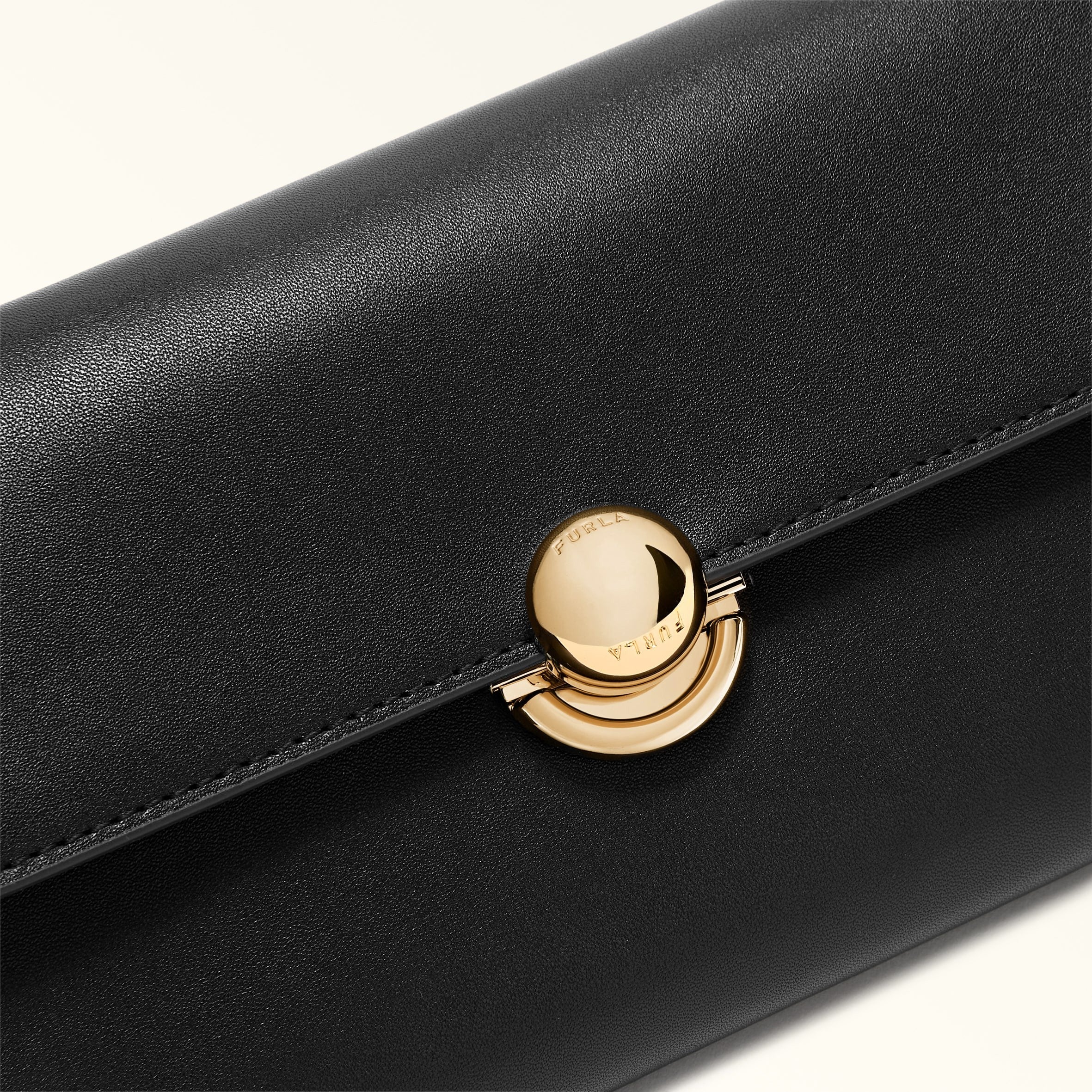 FURLA BORSA A TRACOLLA SFERA IN PELLE COLORE NERO