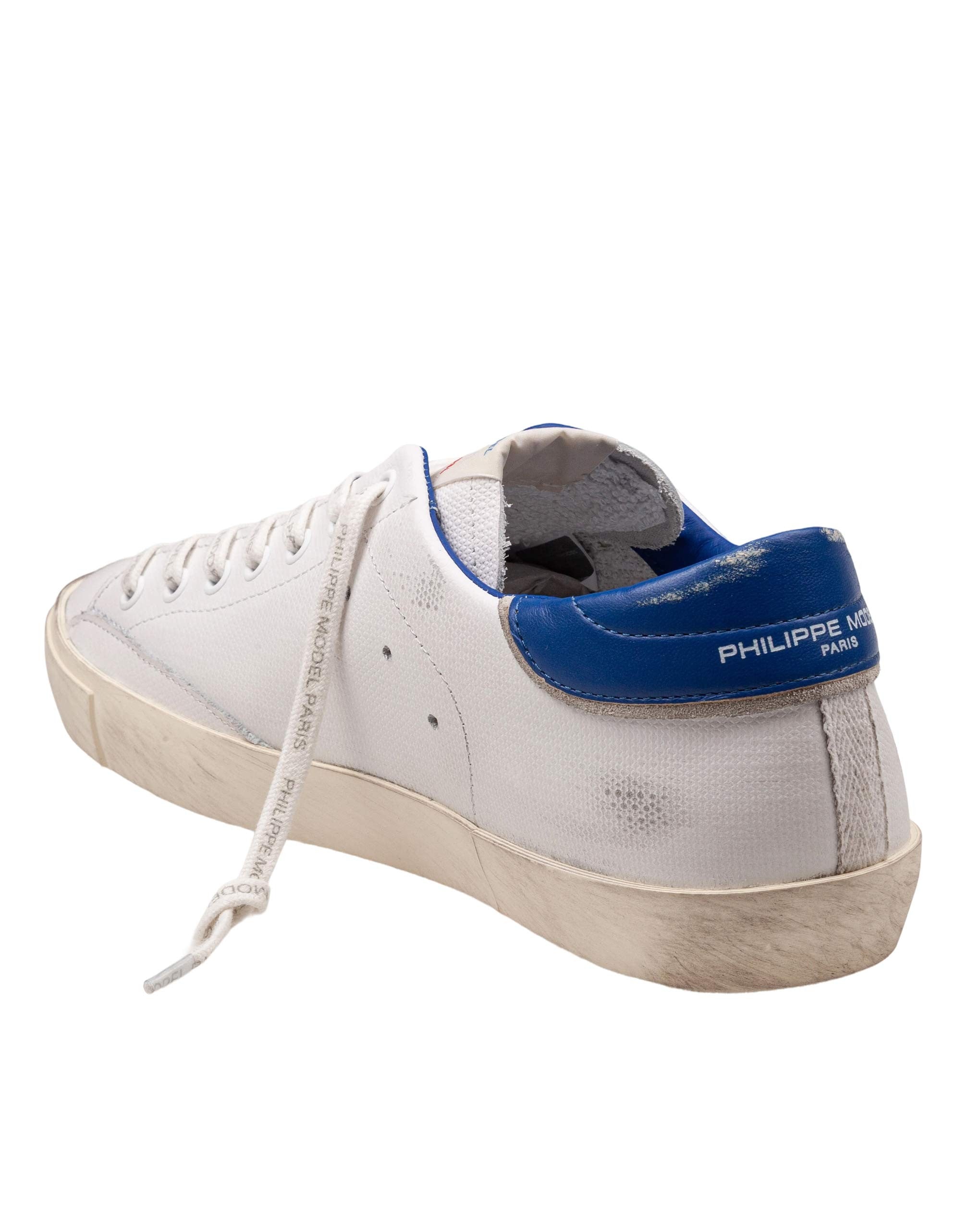 PHILIPPE MODEL PRSX LOW MEN'S SNEAKERS IN WHITE AND BLUE LEATHER WITH FABRIC-EFFECT PRINT