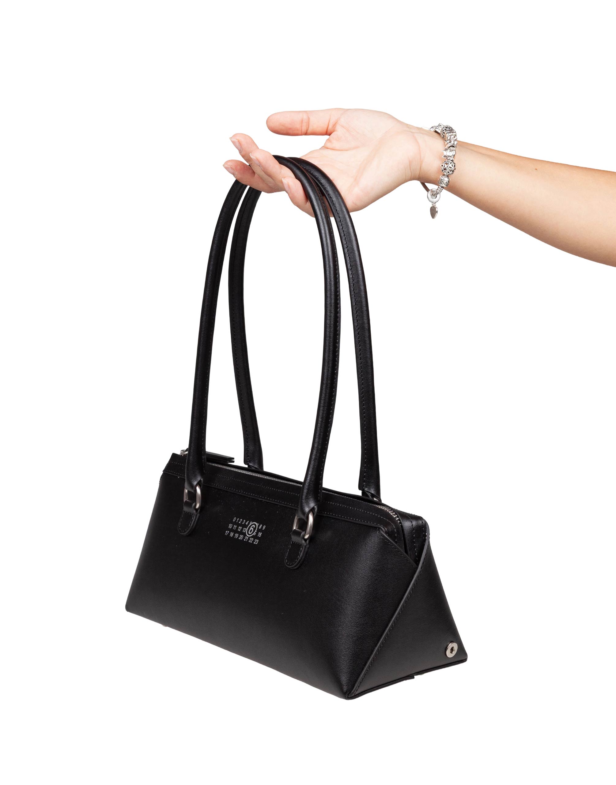 MM6 BORSA A SPALLA BAULETTO IN PELLE COLORE NERO