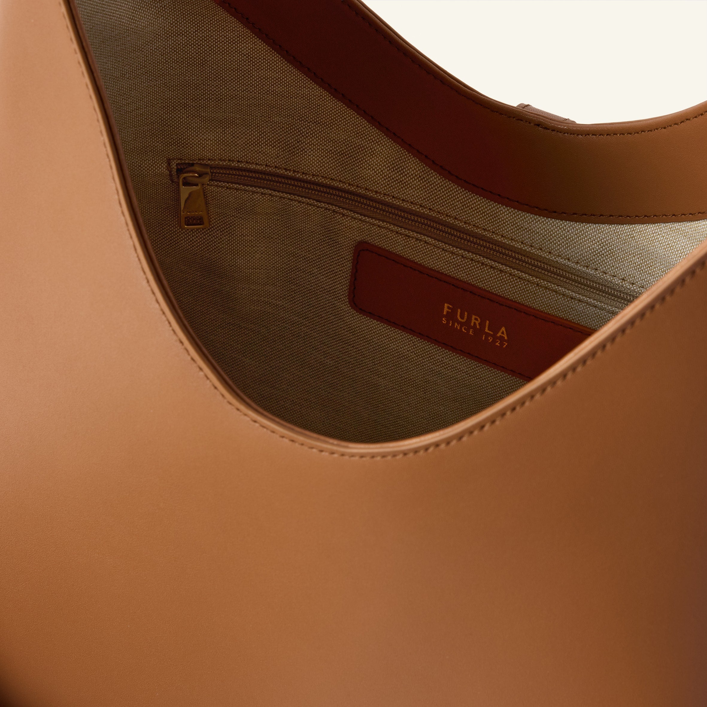 FURLA BORSA GOCCIA M HOBO IN PELLE BRANDY