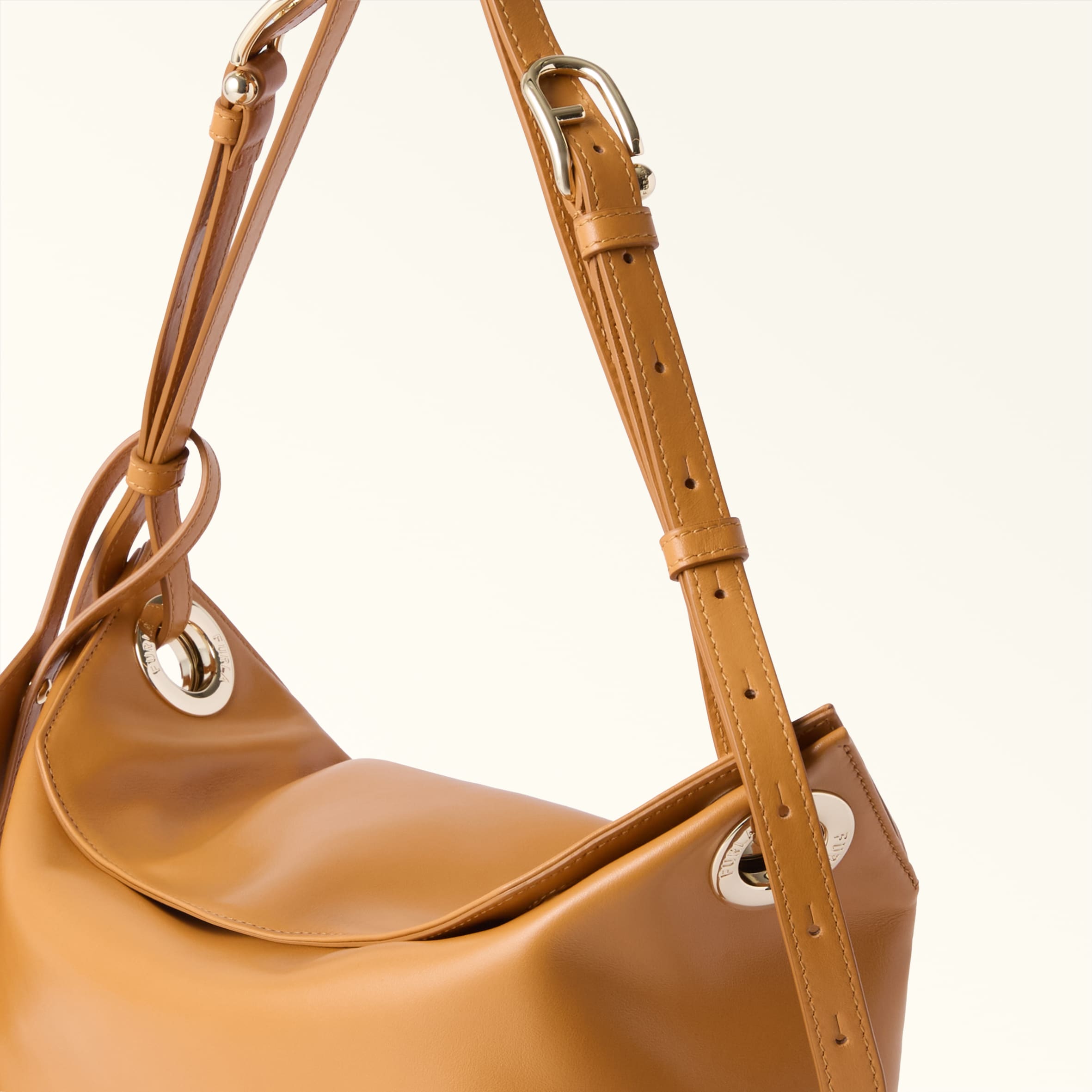 FURLA BORSA A SPALLA GINEVRA M COLORE CUOIO